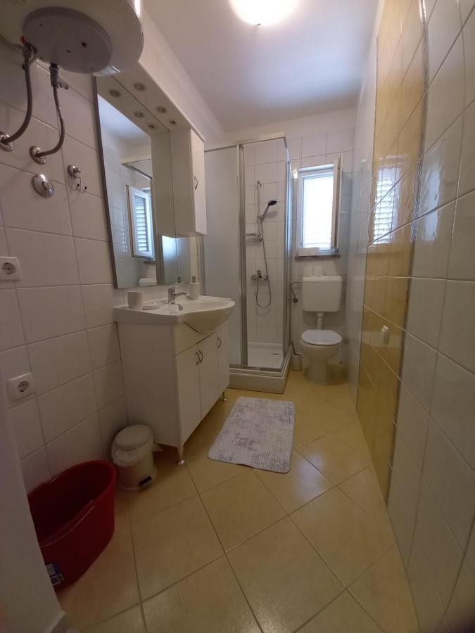 Apartmani Dijana Palit Экстерьер фото