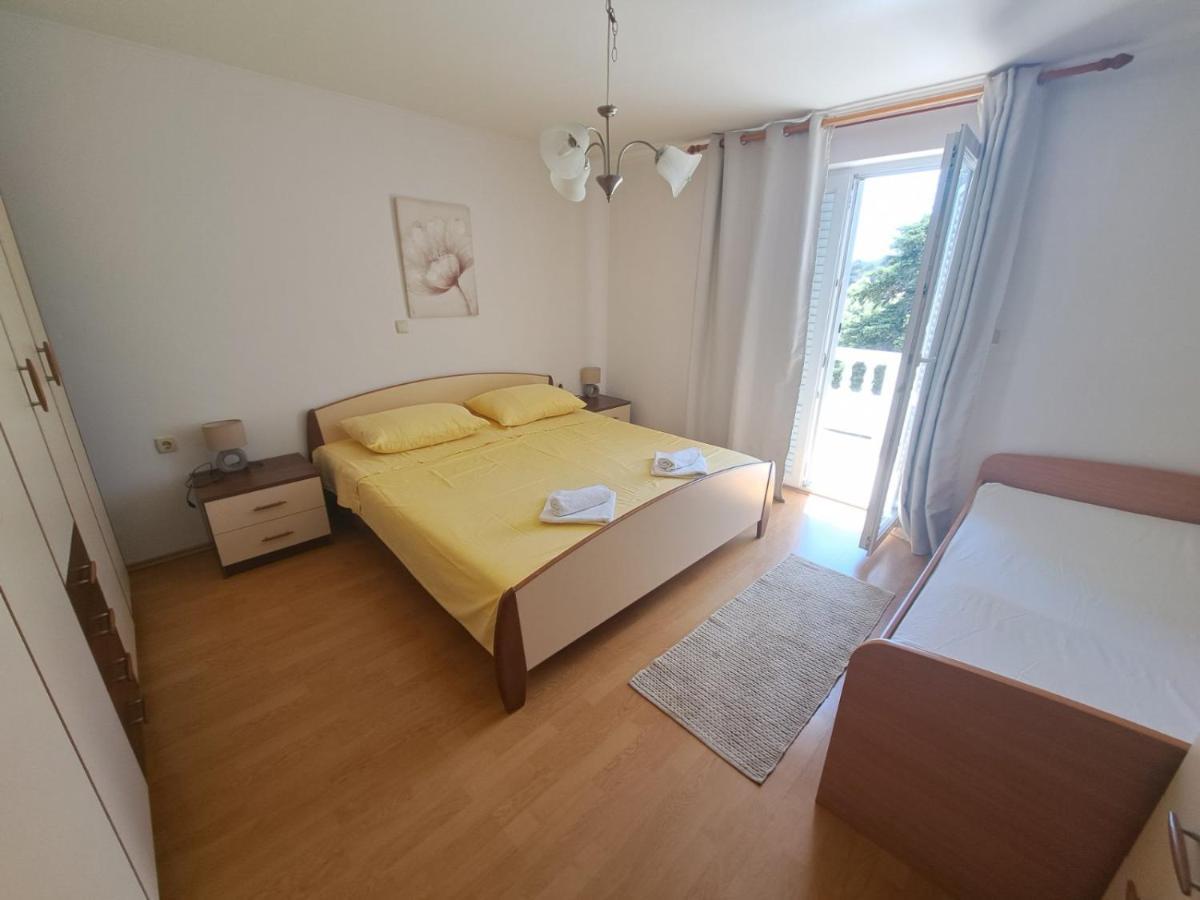 Apartmani Dijana Palit Экстерьер фото