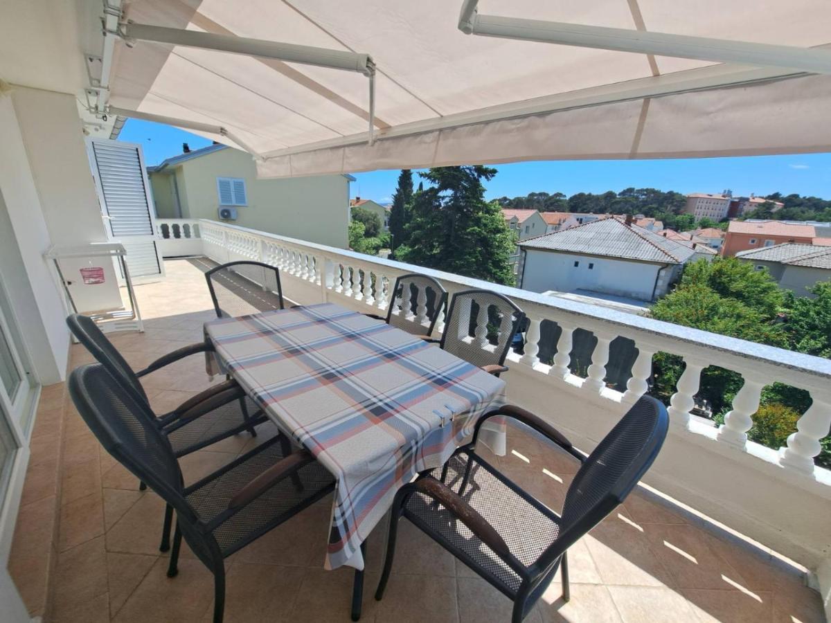 Apartmani Dijana Palit Экстерьер фото