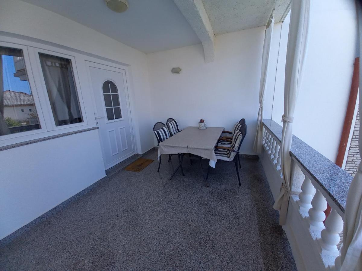 Apartmani Dijana Palit Экстерьер фото