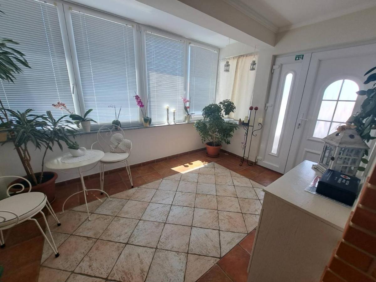 Apartmani Dijana Palit Экстерьер фото