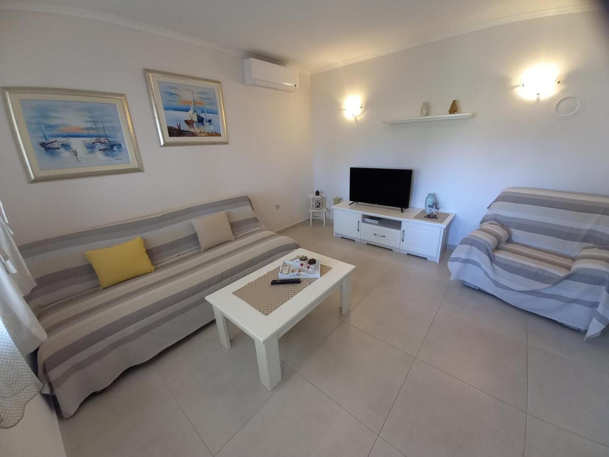 Apartmani Dijana Palit Экстерьер фото