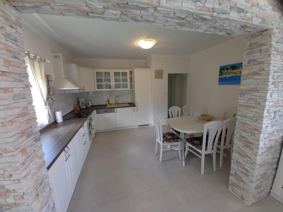 Apartmani Dijana Palit Экстерьер фото