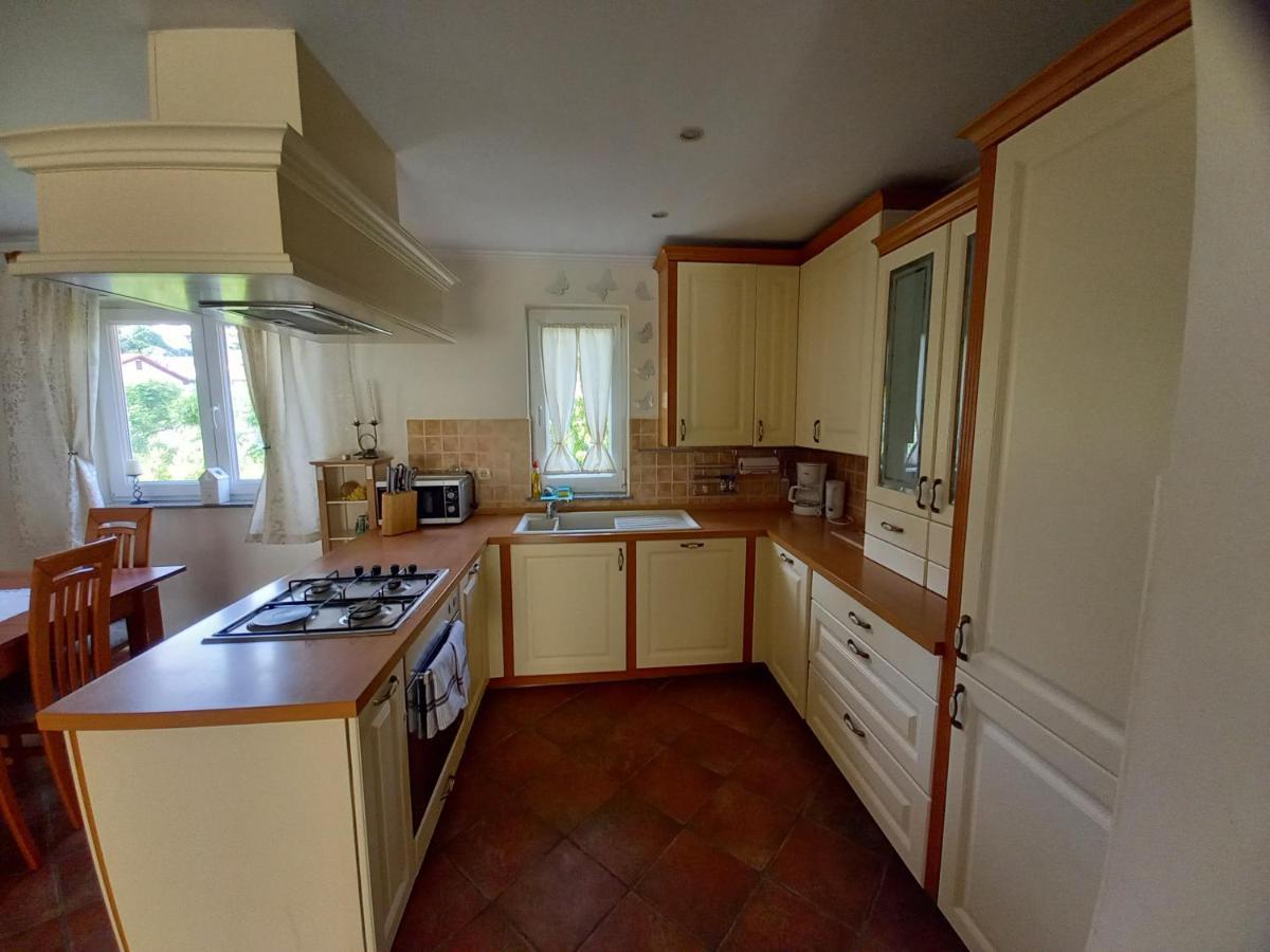 Apartmani Dijana Palit Экстерьер фото