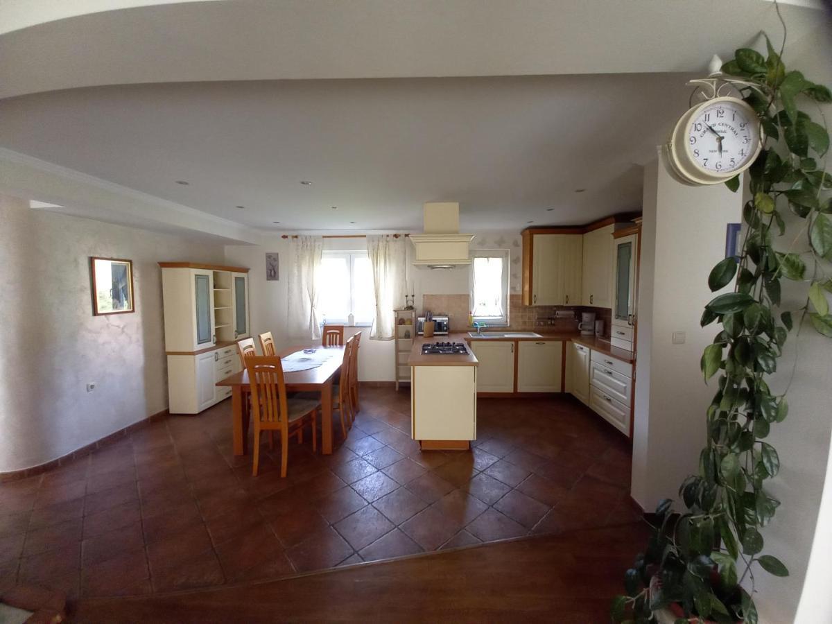 Apartmani Dijana Palit Экстерьер фото