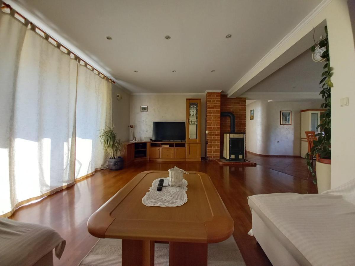 Apartmani Dijana Palit Экстерьер фото
